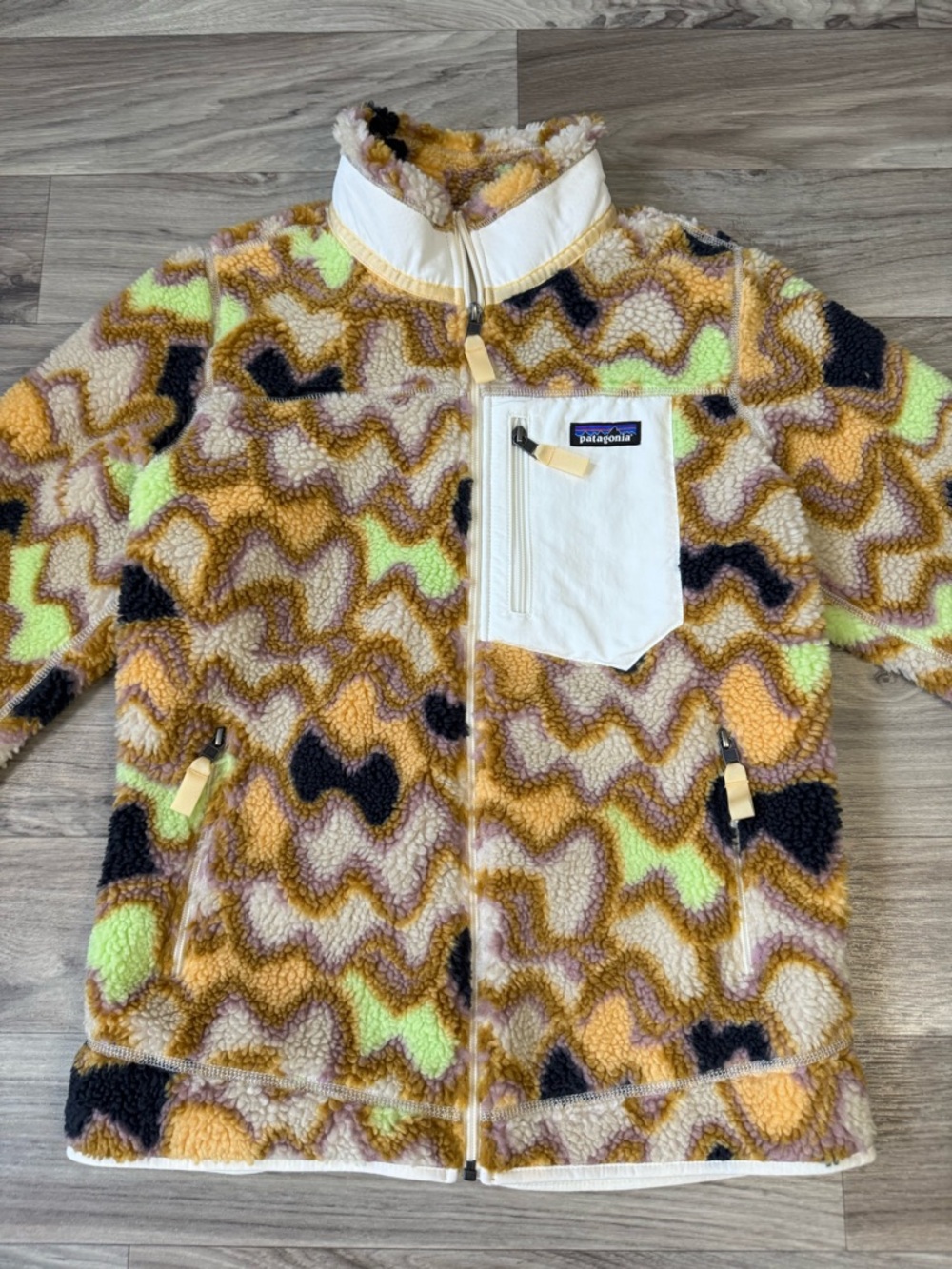 Patagonia Women's Classic Retro-X Jacket in Small Currents Natural Size Medium - Picture 2 of 14